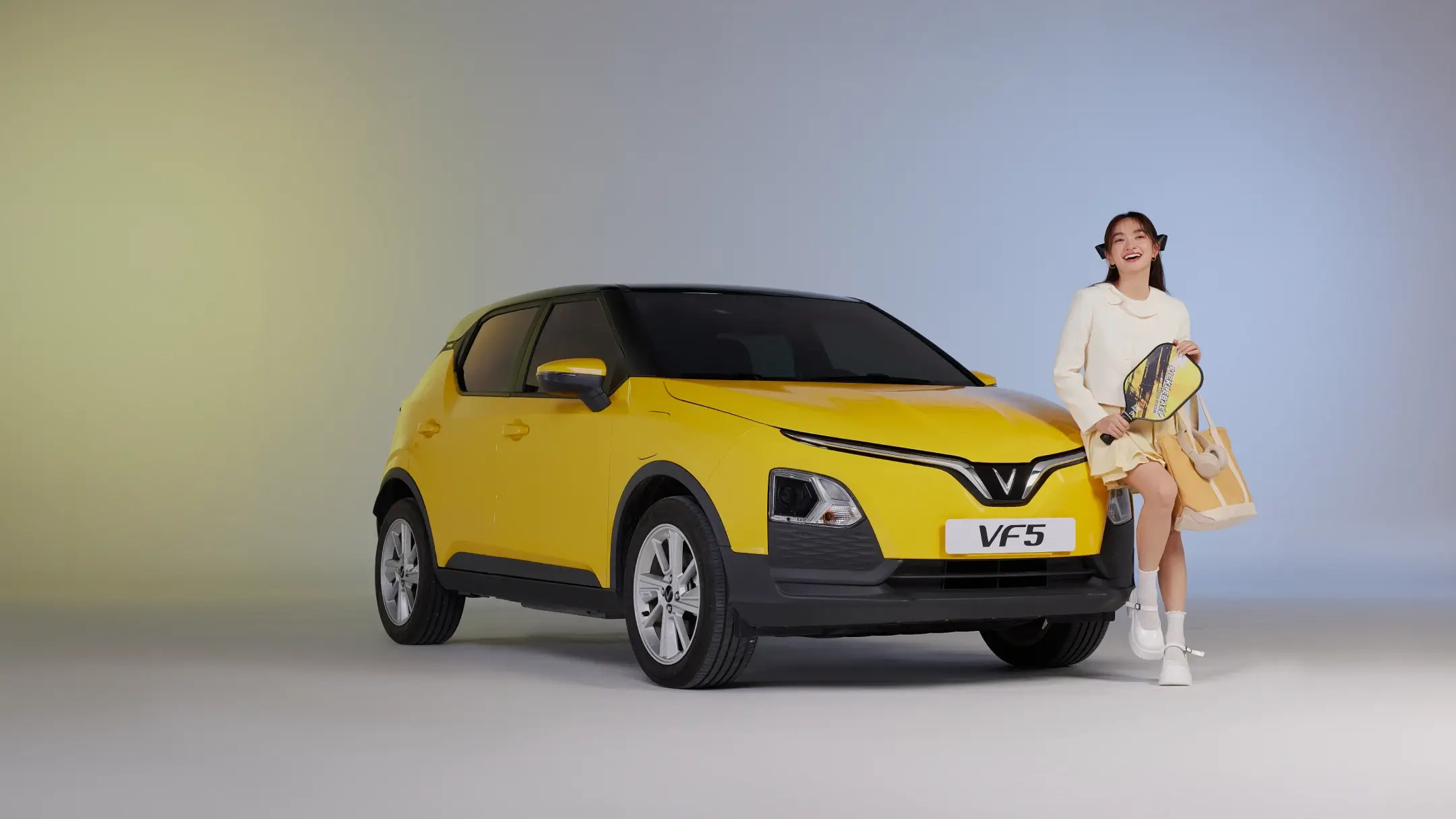 Xe điện vinfast VF5 màu vàng