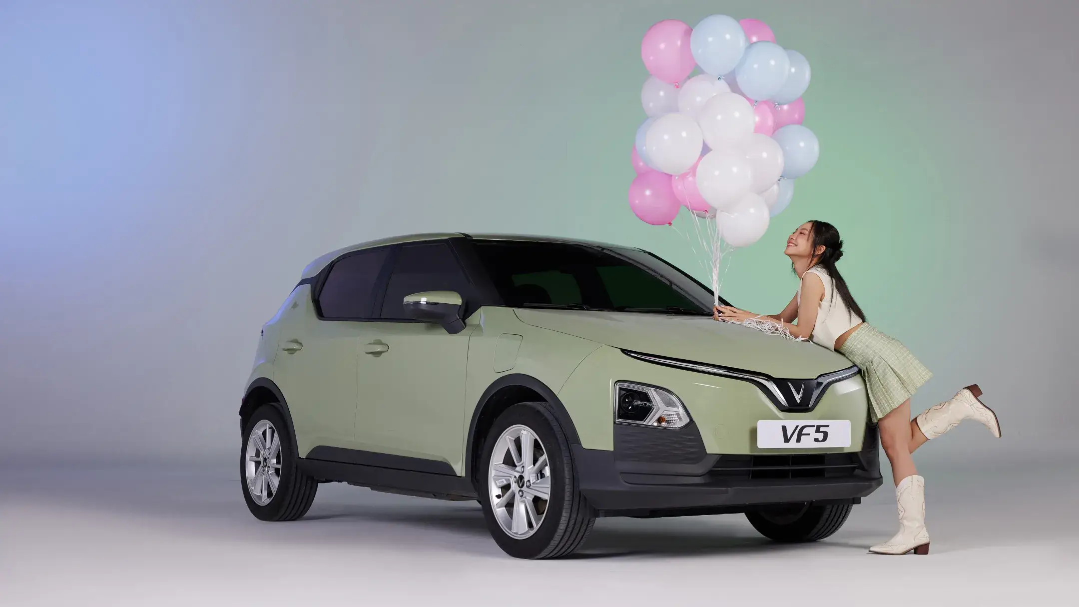Xe điện vinfast VF5 màu xanh lá mạ